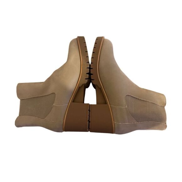 Brand New Mia Amore Letty Lug Sole Chelsea Chunky Ankle Boots in Stone Size 10 - Picture 8 of 13
